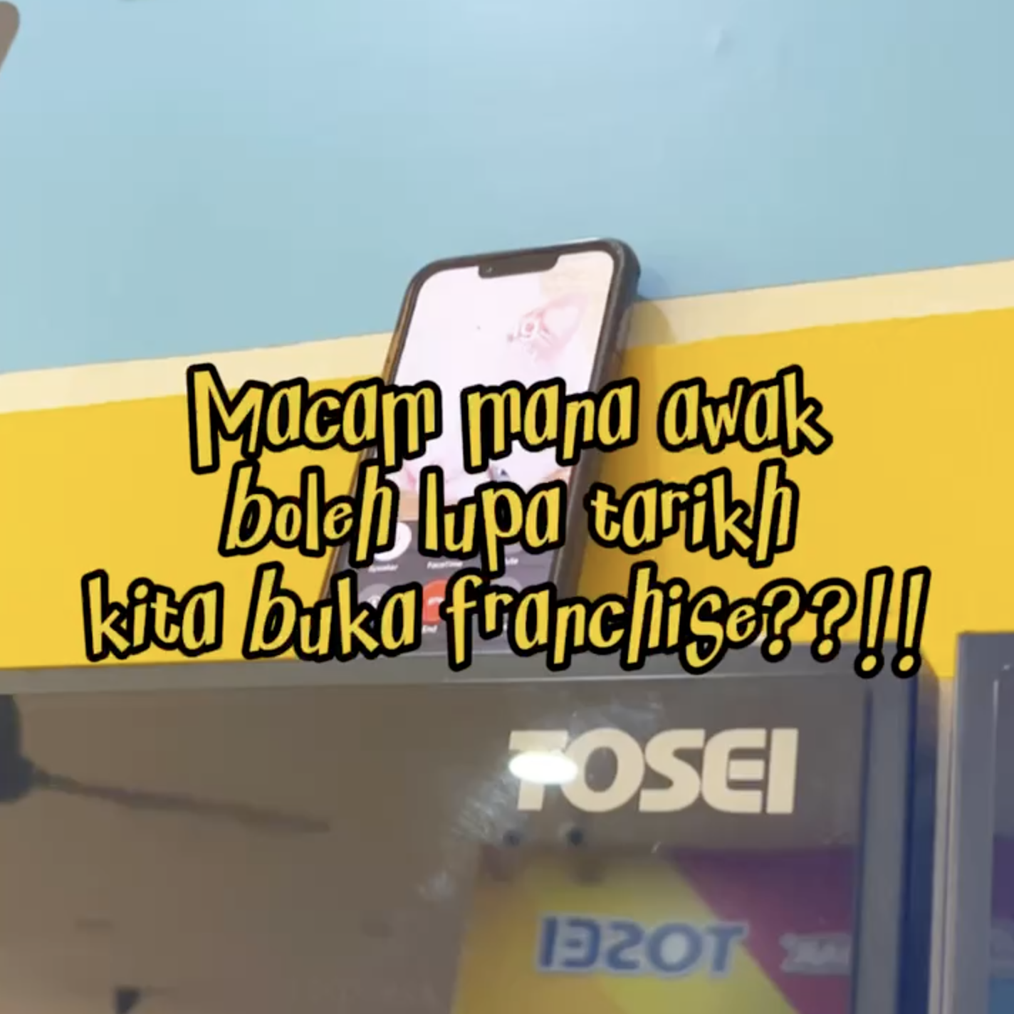 Macam mana awak boleh lupa tarikh kita buka franchise??!!