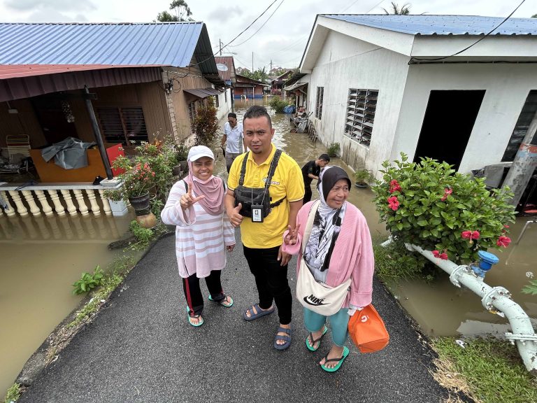 LaundryBar Kasih: Banjir Kampung Padang Jawa