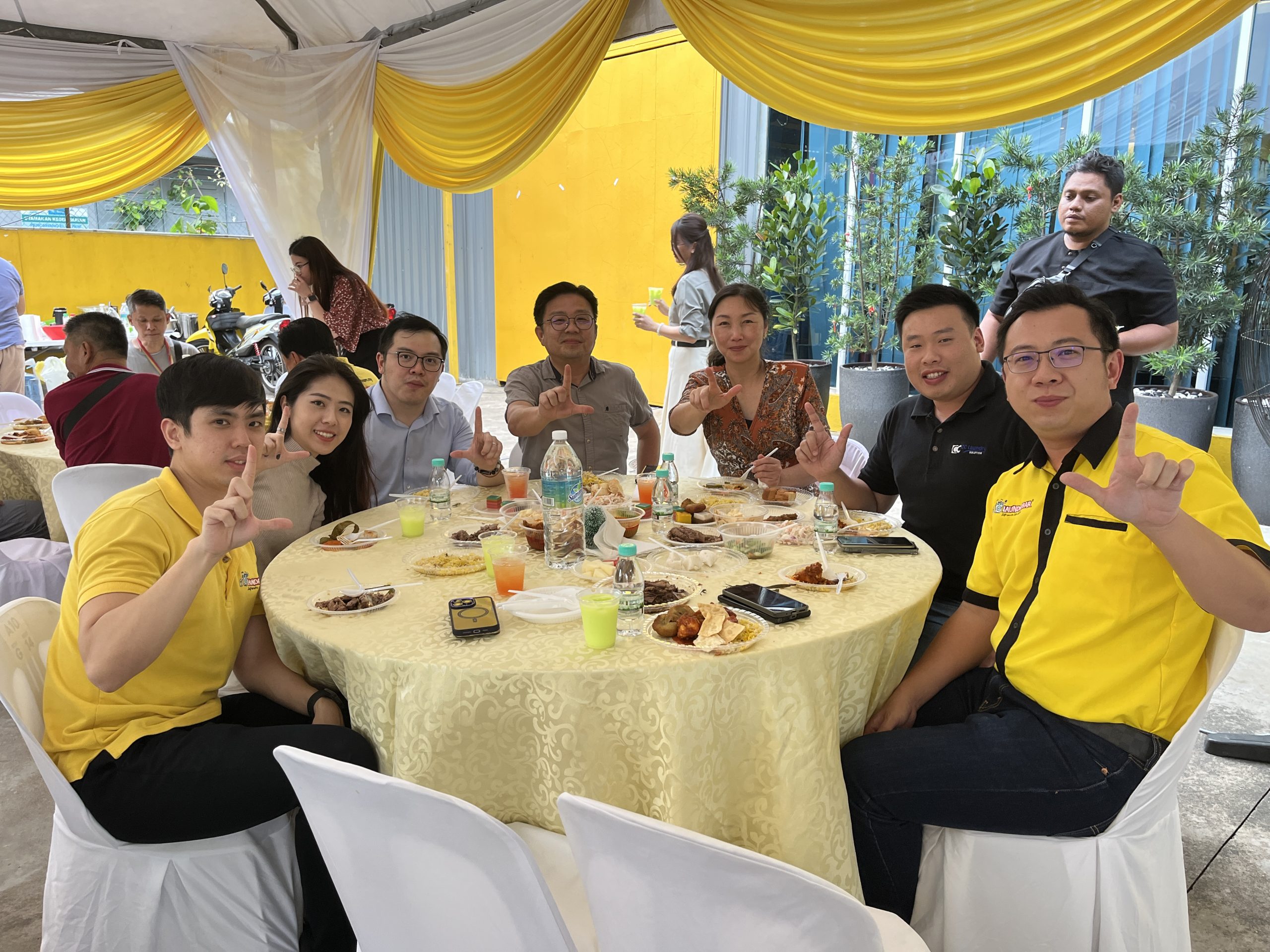 LAUNDRYBAR RAYA 2025