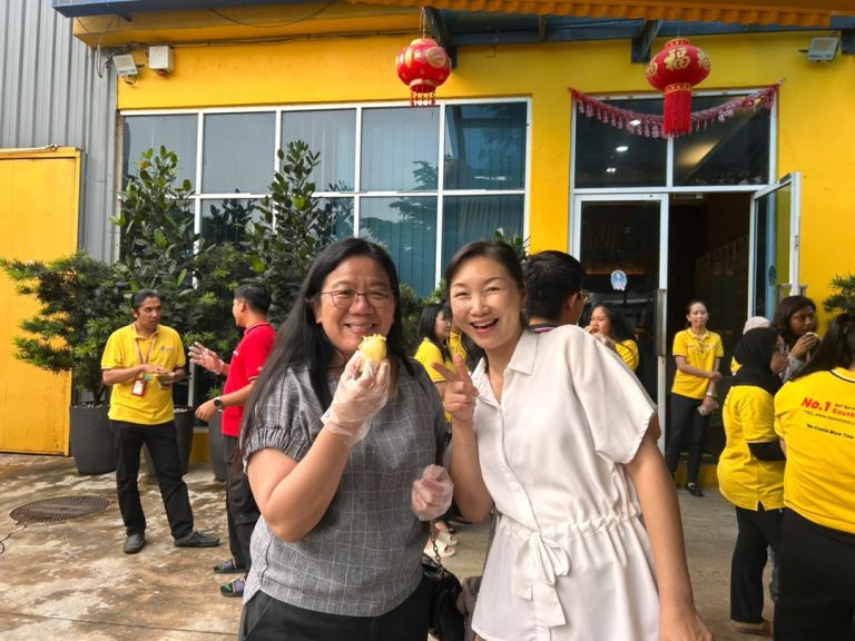 Sesi Durian Festa Vol. 2 bersama warga LaundryBarian petang tadi! 🤤🎉
