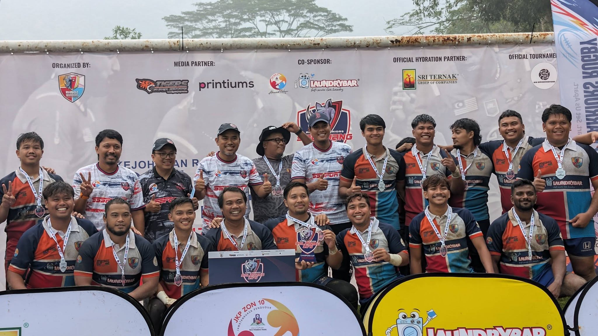 Tahniah Rhinoz kerana dinobatkan sebagai Juara Cup Selayang 10s di UIA Gombak!